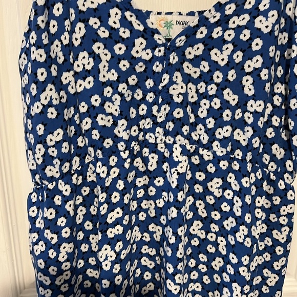 Women’s Pacific Vibes sundress - Picture 2 of 4